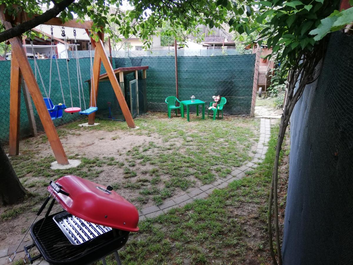 Danieli Holiday Home Štúrovo エクステリア 写真
